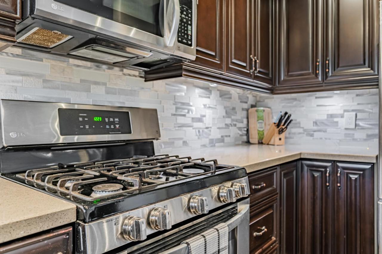 Beautiful Property In Downtown Core Close To Subway Station! Toronto Zewnętrze zdjęcie