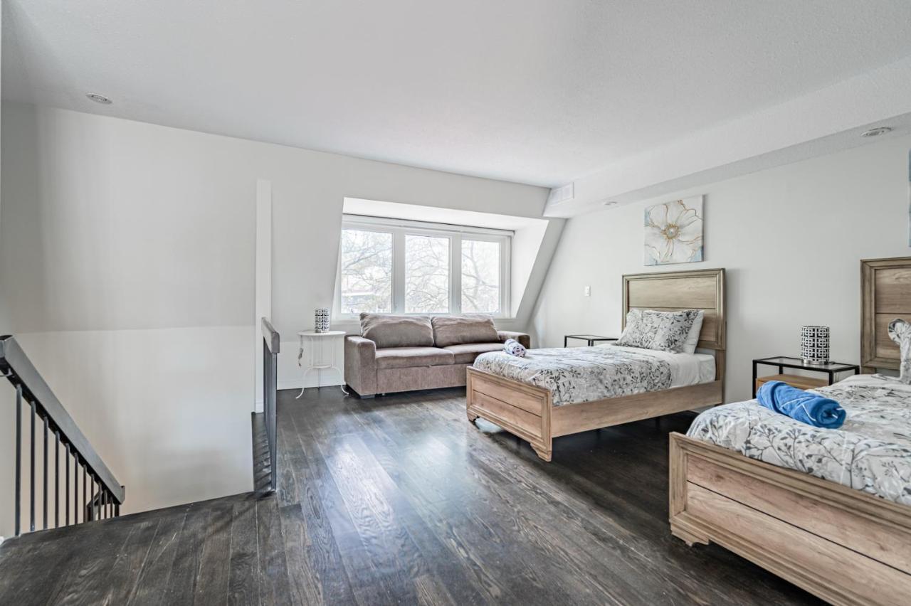 Beautiful Property In Downtown Core Close To Subway Station! Toronto Zewnętrze zdjęcie