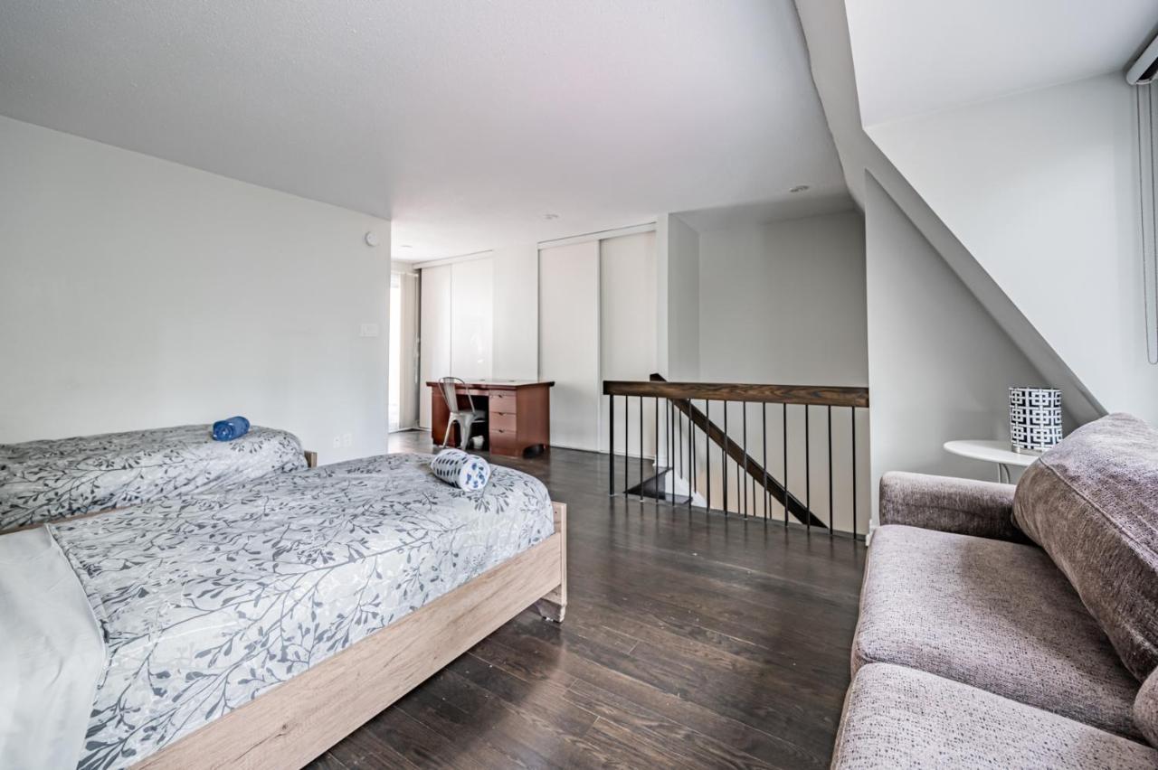 Beautiful Property In Downtown Core Close To Subway Station! Toronto Zewnętrze zdjęcie