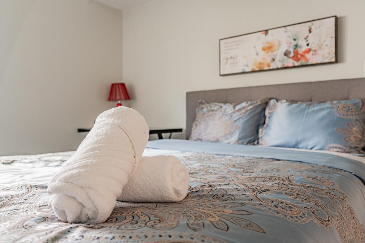 Beautiful Property In Downtown Core Close To Subway Station! Toronto Zewnętrze zdjęcie